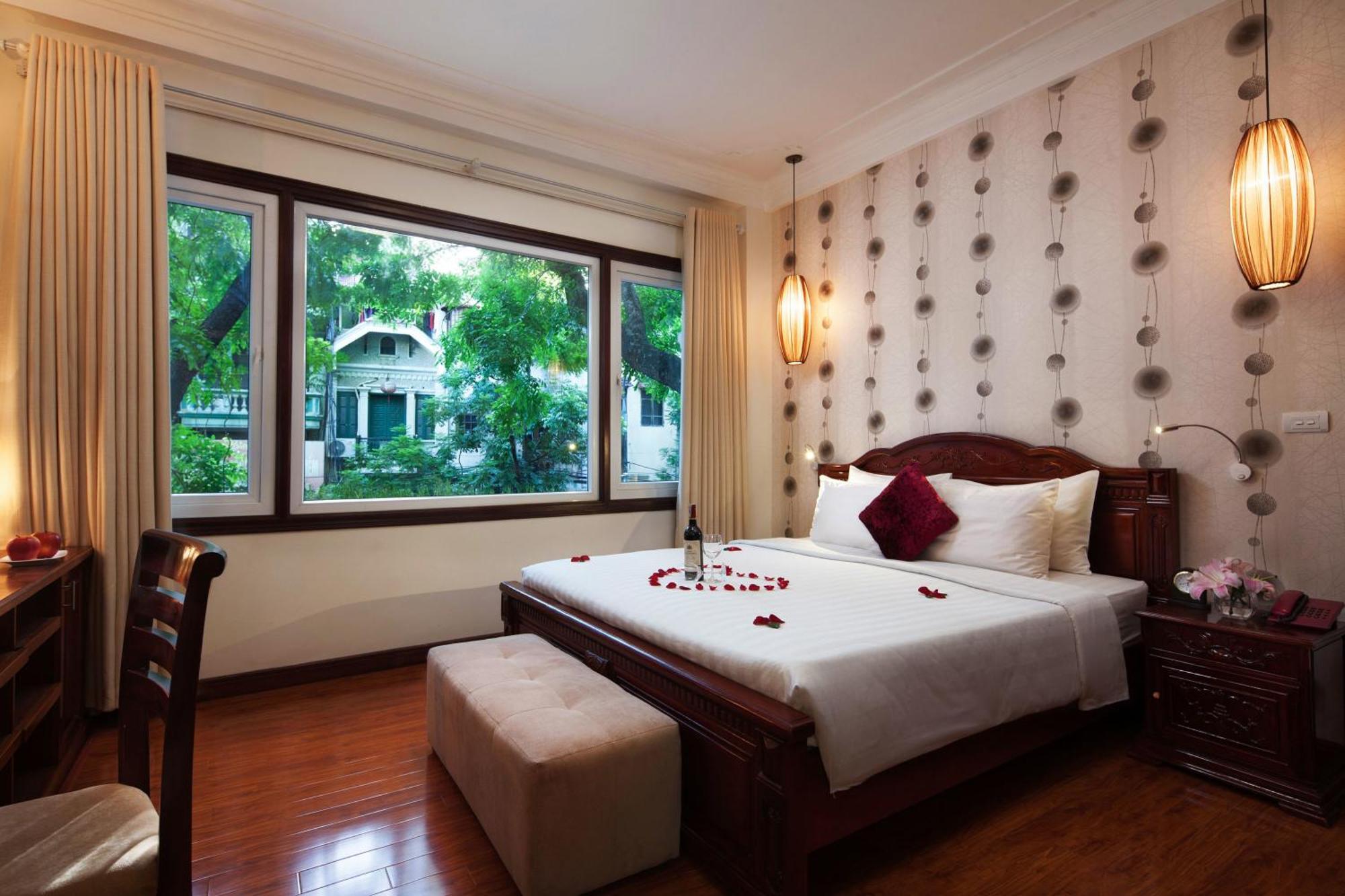 Hanoi Golden Moon Hotel & Travel