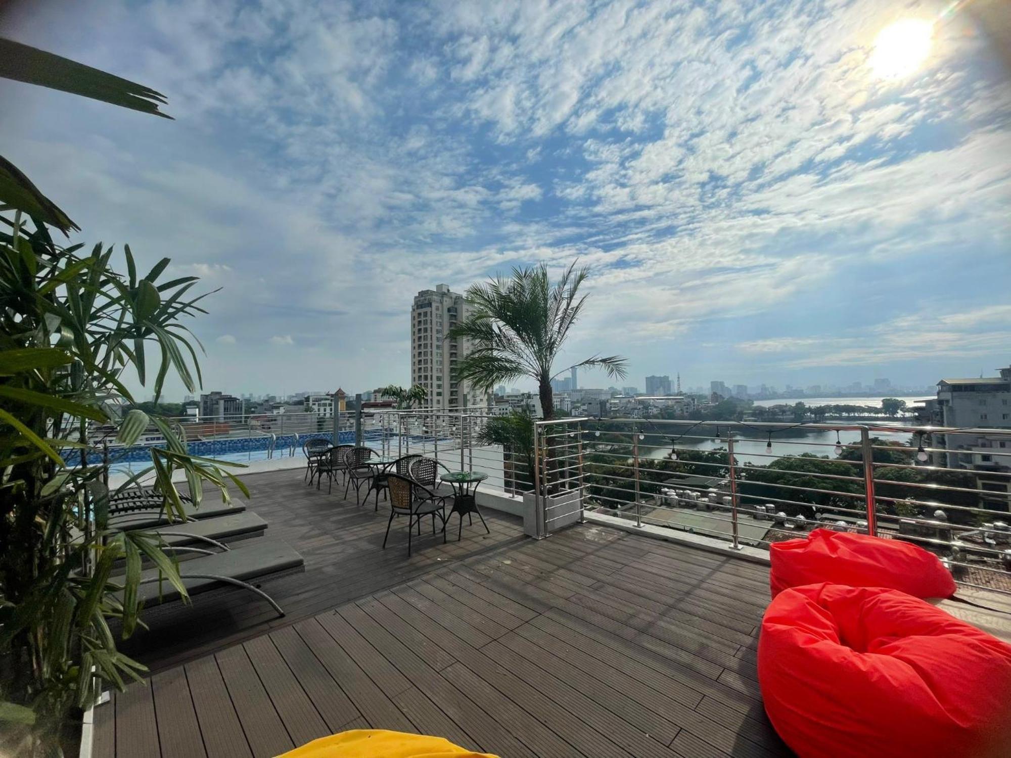 Luxe Paradise Premium Hotel Pham Hong Thai