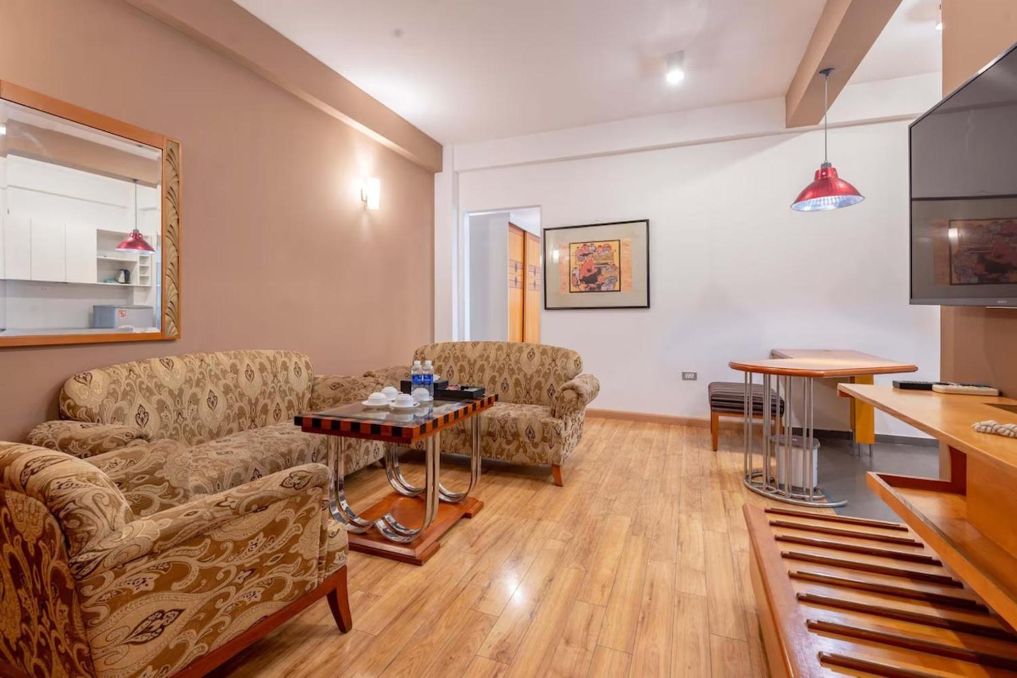 Golden Sunshine Villa Hotel And Travel