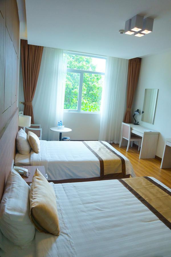 Hung Vuong Hotel - Hanoi