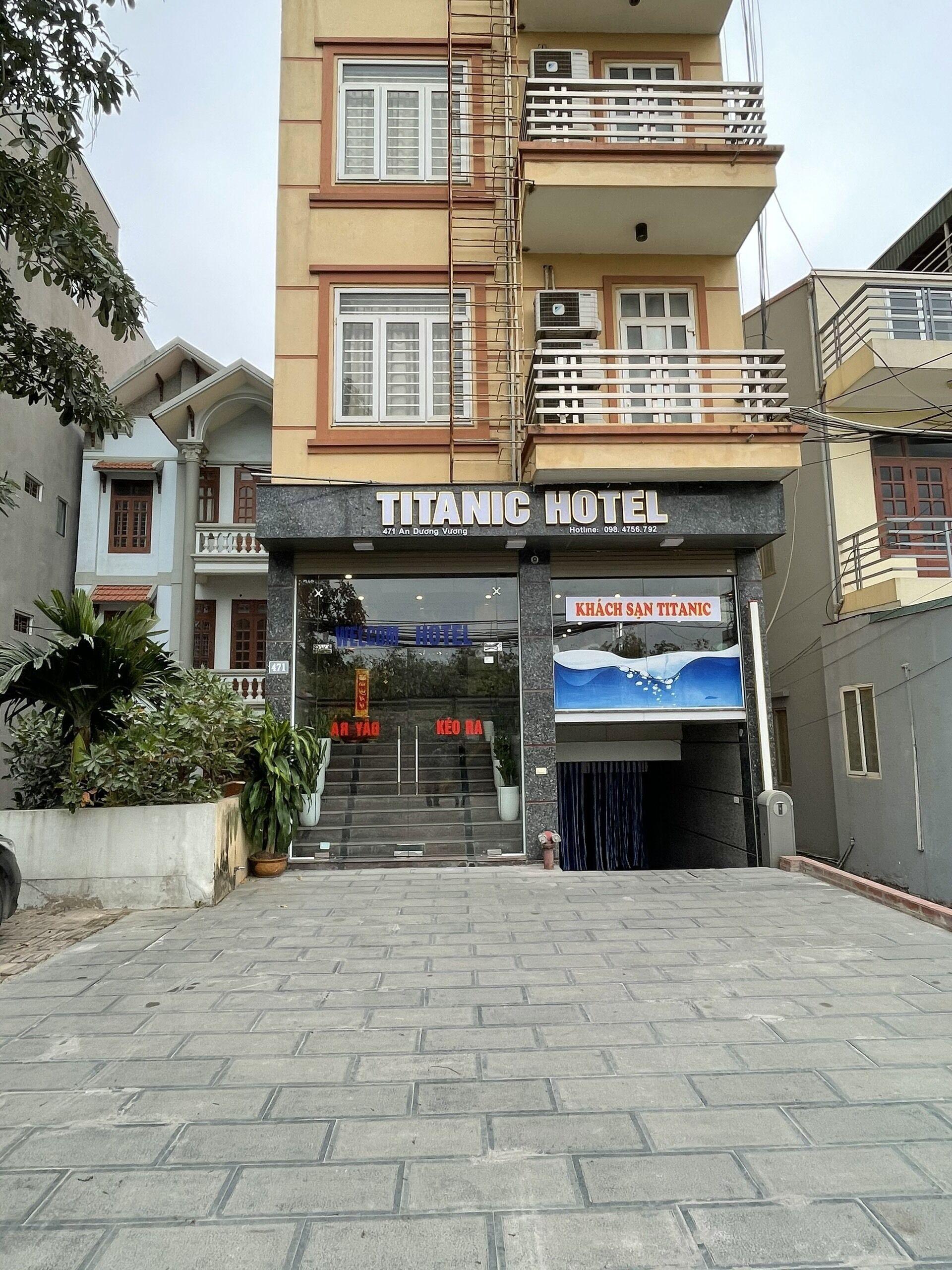 Titanic Hotel - Hanoi